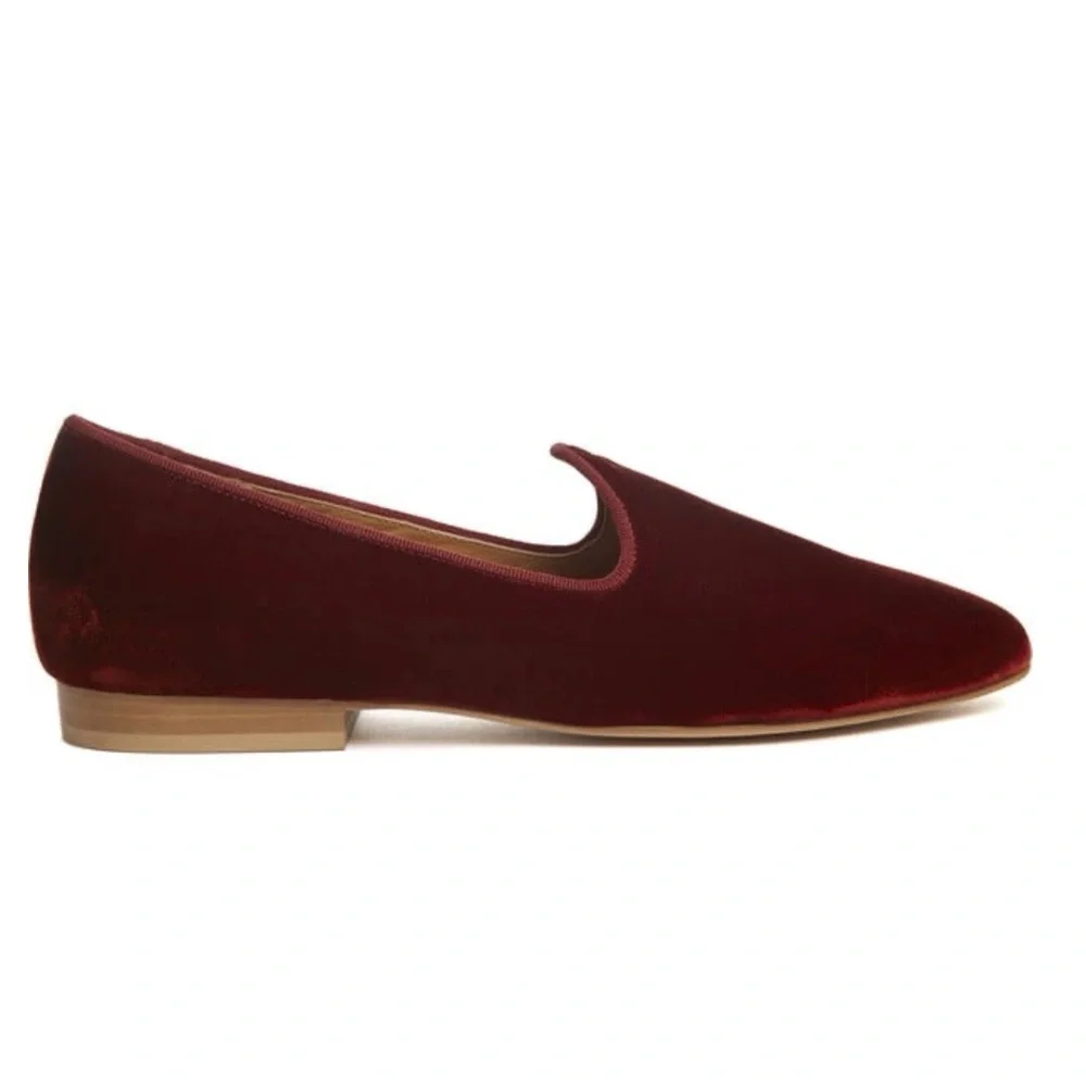 Le Monde Beryl Women's Elegant Red Velvet Loafers - Picture 4 of 12